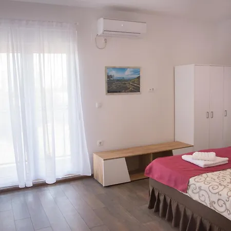 Magenta Aparthotel *
